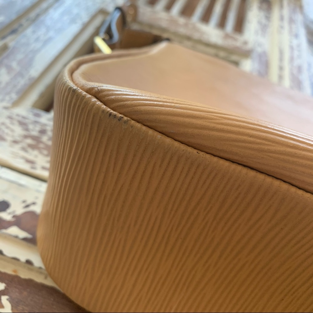 Fendi Caramel Epi Bag - Picture 7 of 15